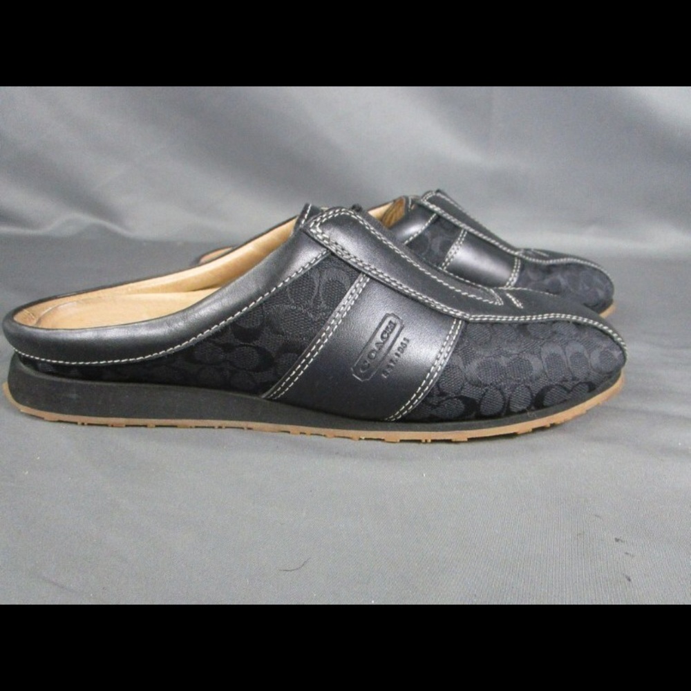 Coach slip on size 9.5. Nadia
